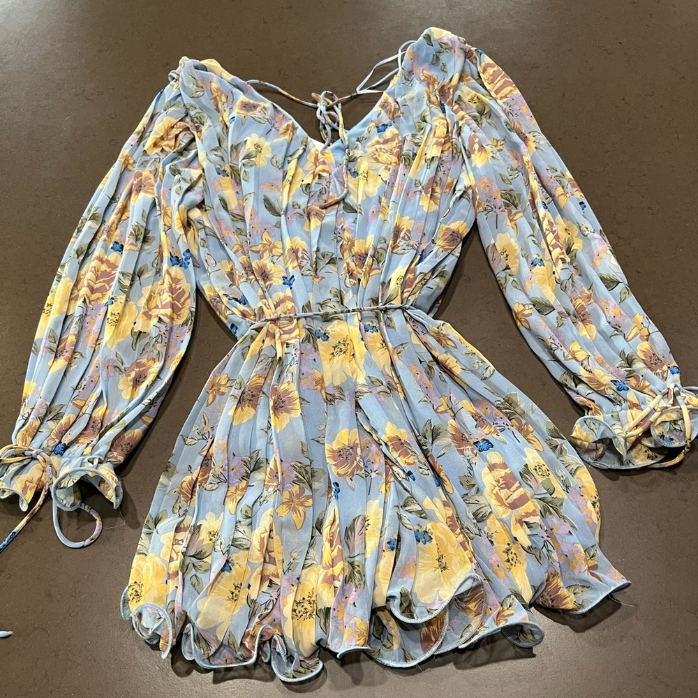 FLORAL PLEATED SHIFT ROMPER WITH TIE DETAIL  Sz XS - Picture 11 of 15